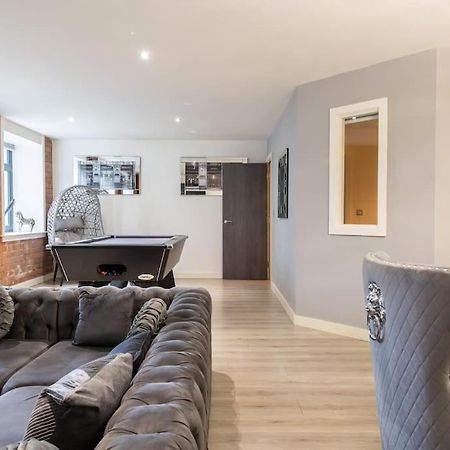 2 Bed Apartment With Pool Table ブラッドフォード エクステリア 写真